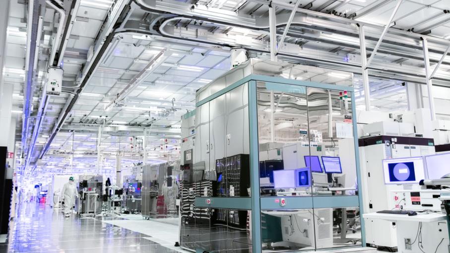 Azioni Intel volano con riacquisto JV in Irlanda, cosa fare ora?