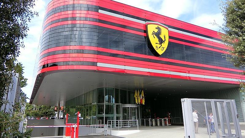 Azioni Ferrari: cosa fare in Borsa dopo revisione della guidance 2024?