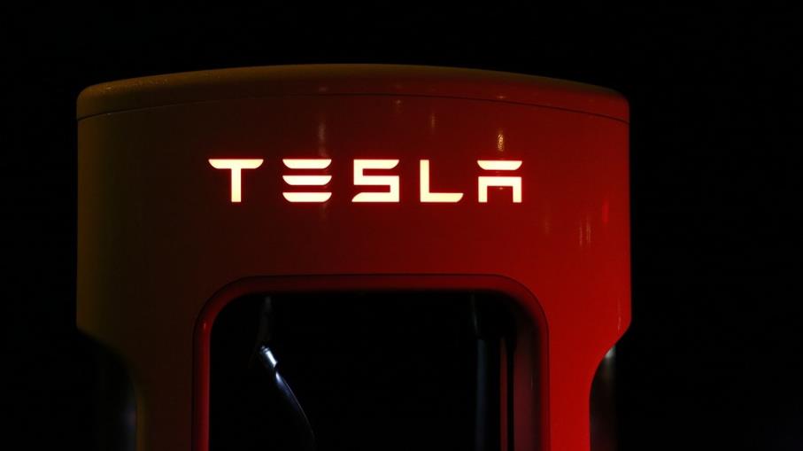 Wall Street: ecco 3 motivi per vendere le azioni Tesla