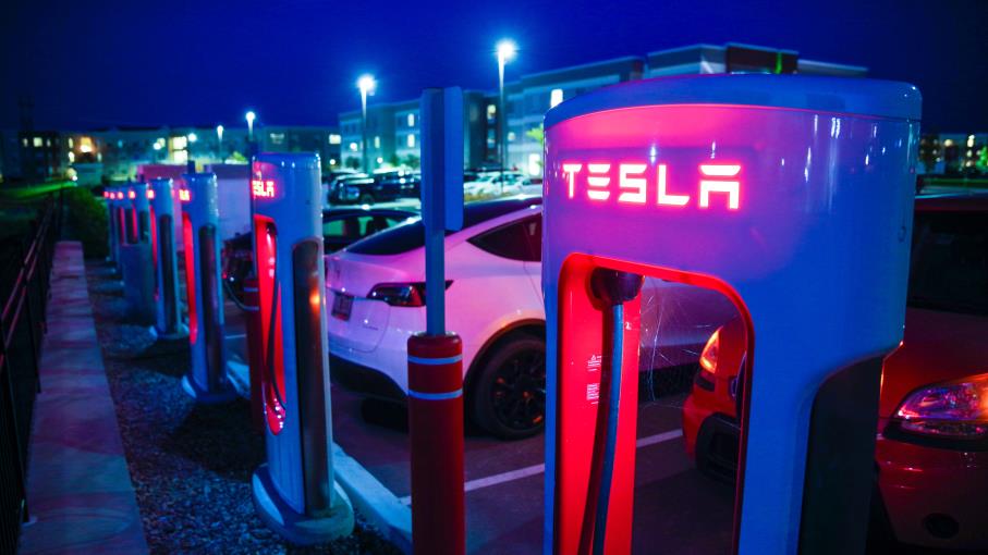 Tesla aumenta quote di mercato in Nord Europa, ma occhio ai sindacati