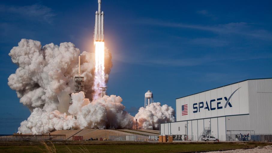 SpaceX fissa il prezzo della sua IPO a 135 dollari per azione