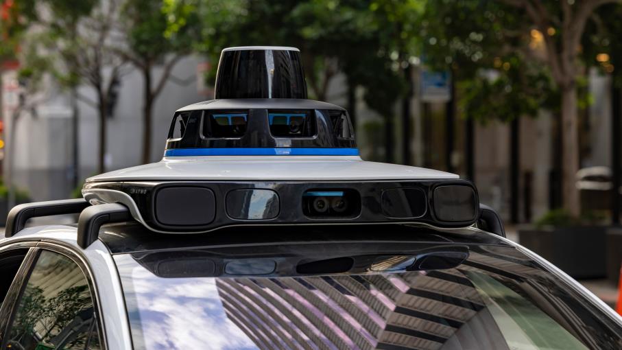 Robotaxi: Uber sbarca a Londra, business verso 415 miliardi