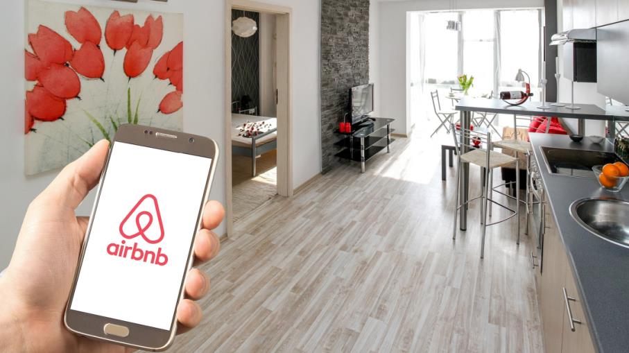 Airbnb: trimestrale record, ma outlook affossa il titolo, cosa fare?