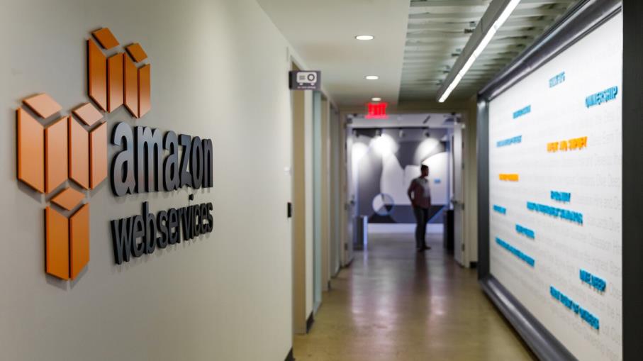 Azioni Amazon: quali target dopo accordo da 38 mld $ con Open AI?