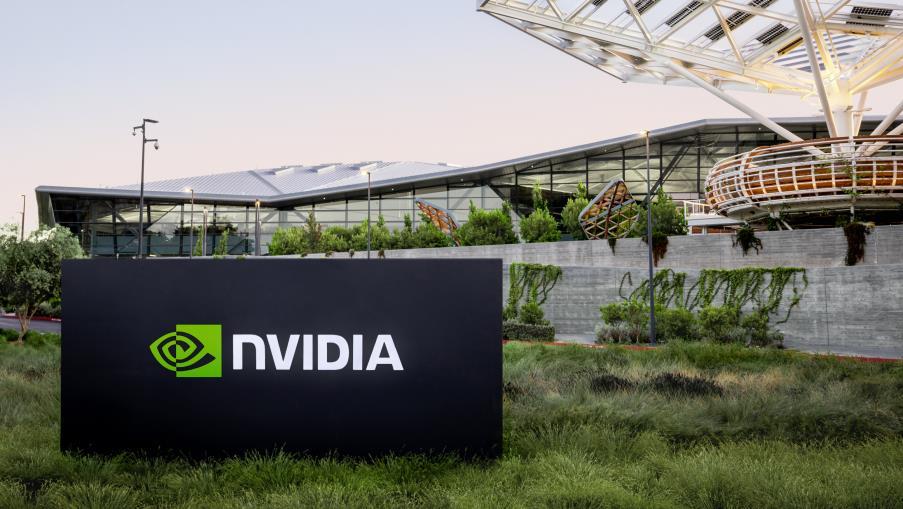 NVIDIA: cosa fare con le azioni dopo il crollo a Wall Street?