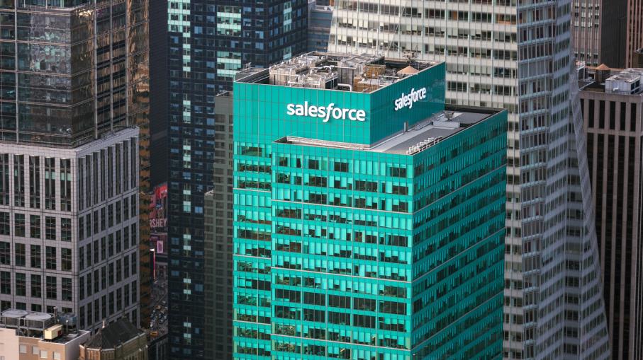 Azioni Salesforce: +10% a Wall Street dopo trimestrale, come operare?