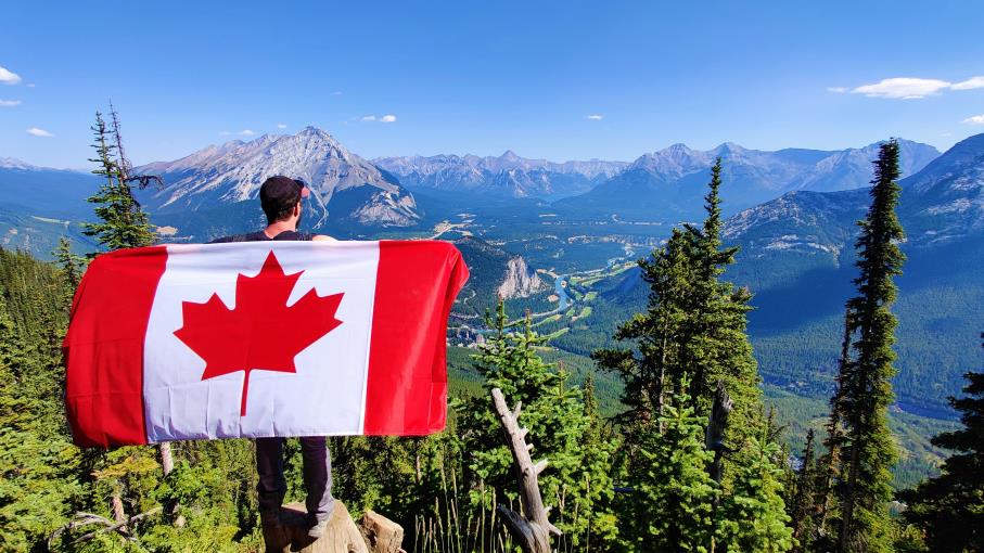 Guerra USA-Iran: il dollaro canadese conquista gli investitori