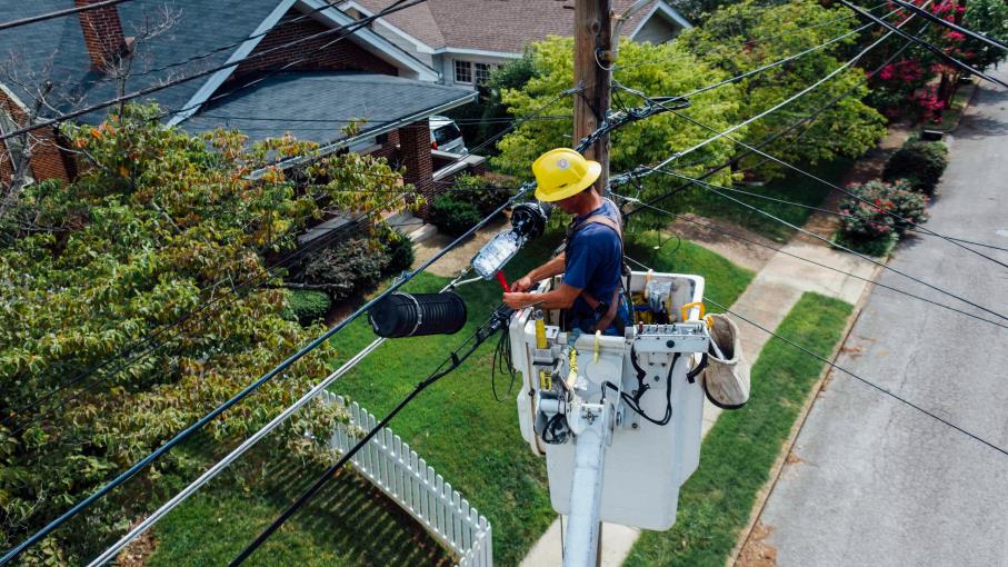 Wall Street: utility le peggiori nel 2023, vanno comprate le azioni?