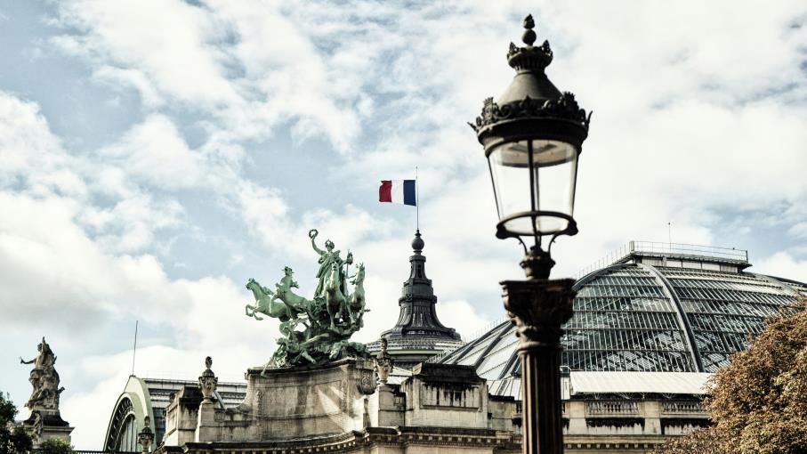 Spread Francia-Italia si ribalta, Euro/Dollaro ai minimi