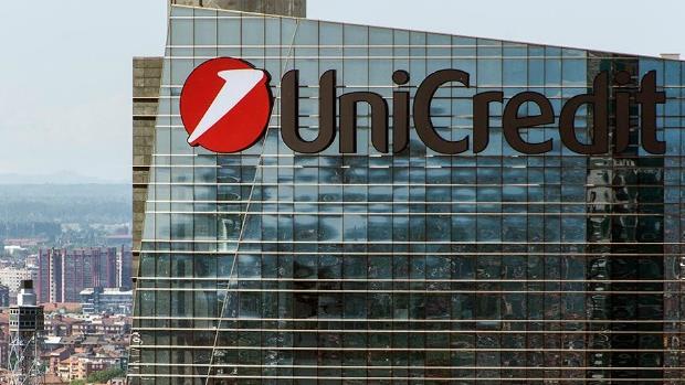 Azioni Unicredit: Gazprom fa causa in Russia, in Borsa cosa fare?