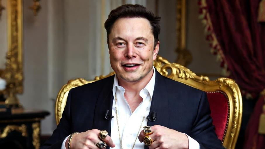 Tesla: Sì al maxi bonus da 1.000 miliardi per Elon Musk, cosa fare?