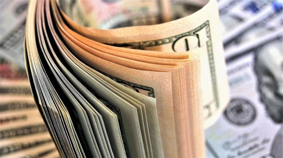 Investire: due obbligazioni in dollari che rendono più dei T-Note