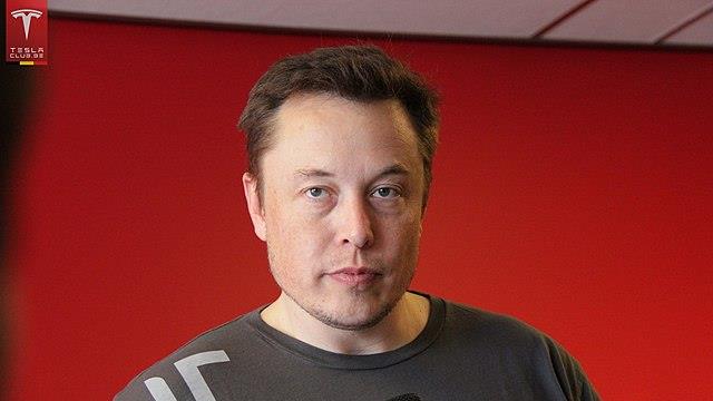 Tesla: Musk vende azioni per $3,95 miliardi, cosa fare con il titolo?