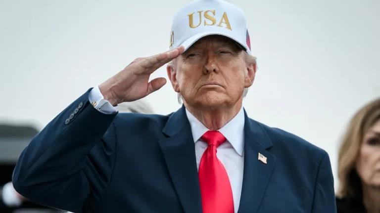 Petrolio: Trump spinge i prezzi sotto il 100 dollari