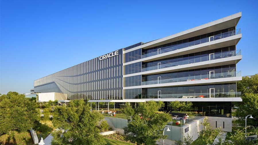 Oracle: stasera la trimestrale, cosa si aspetta Wall Street
