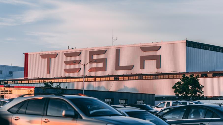 Azioni Tesla: le vendite in Cina calano di oltre il 10%, come operare?