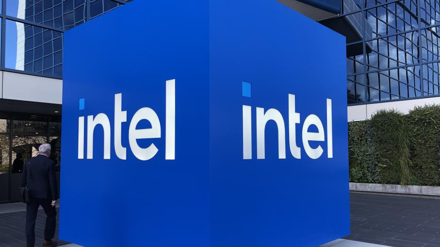 Intel scorpora RealSense e punta su robotica e AI