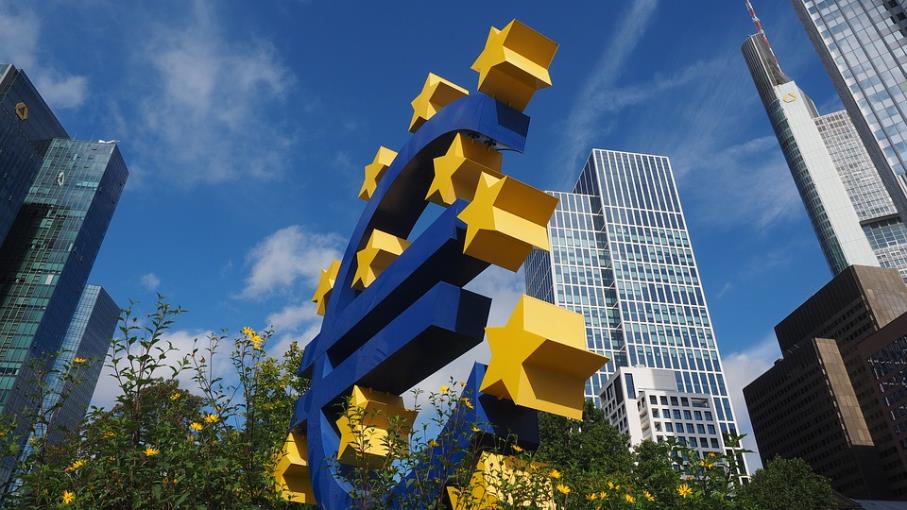 BCE: gli economisti contro Lagarde, l'Euro forte è un problema