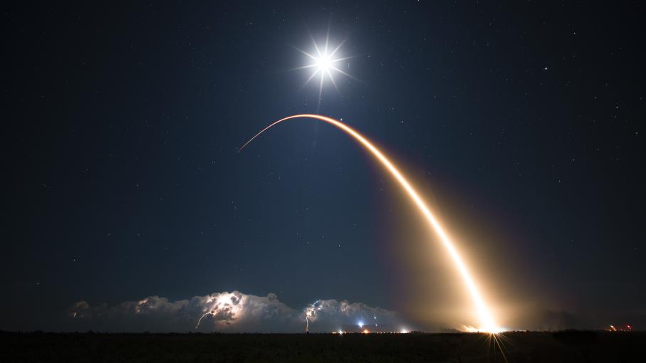 SpaceX verso maxi-IPO da 30 miliardi con valutazione da 1.500 miliardi