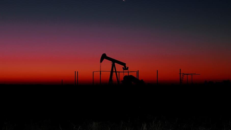 Saudi Aramco: Covid e crollo petrolio pesano sui conti