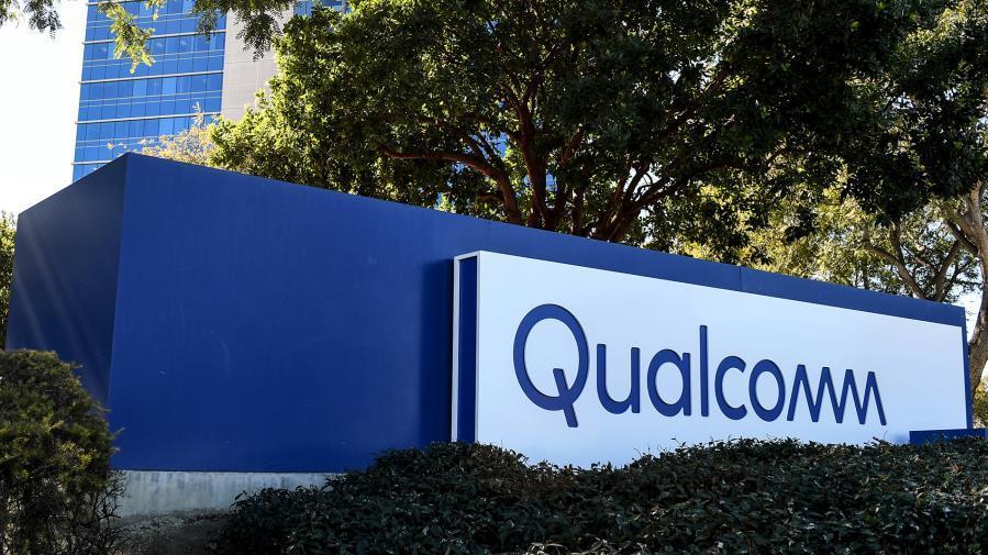 Chip in calo dopo il rally AI: Qualcomm affonda in Borsa
