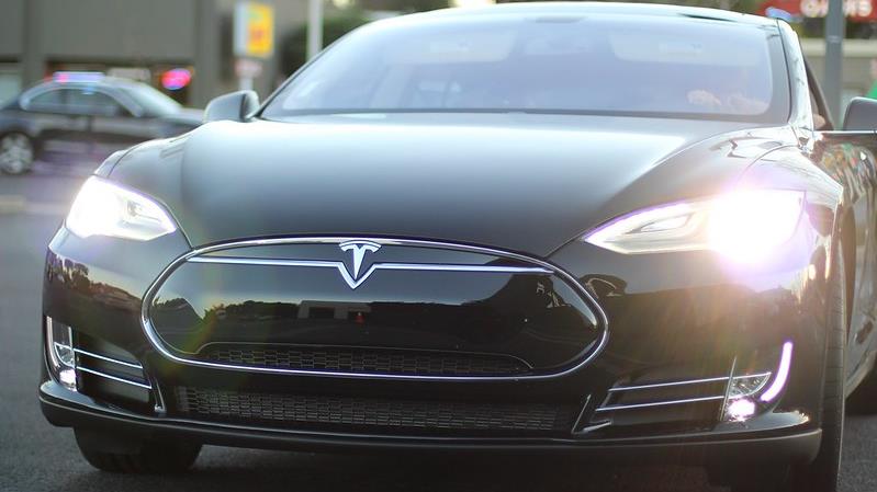 Azioni Tesla: mai così economiche, ma potrebbero scendere ancora