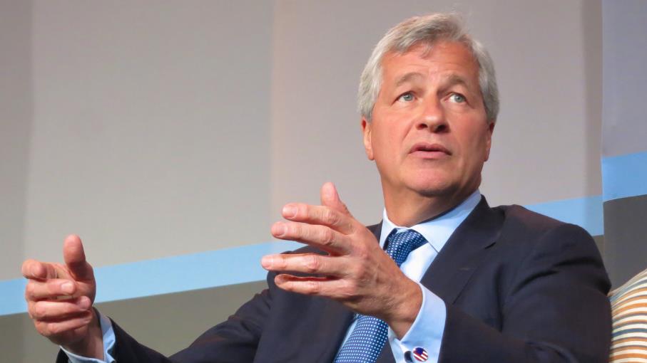 Trimestrale JP Morgan batte le attese, azioni incerte a Wall Street