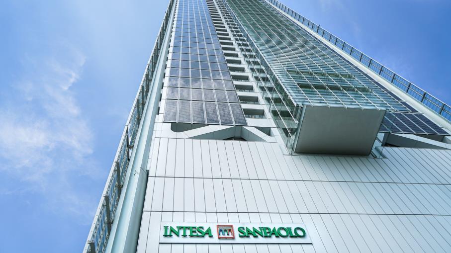 Trimestrale Intesa Sanpaolo: solidità e margini sotto i riflettori