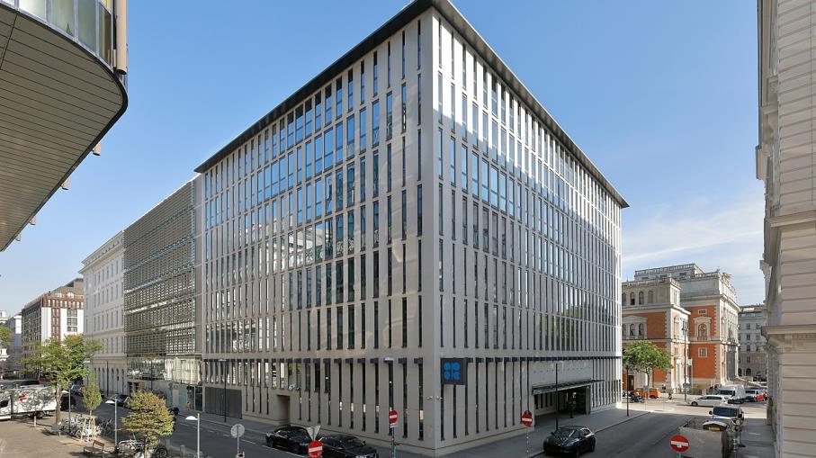 Petrolio: l'OPEC+ non taglierà l'offerta nonostante il surplus