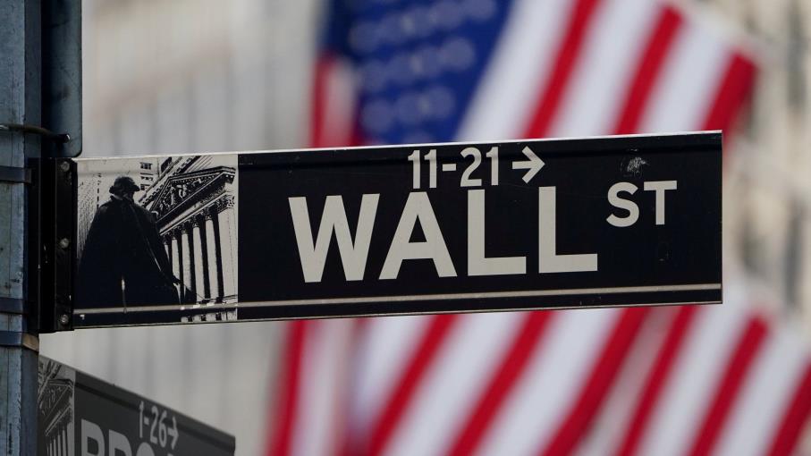 Wall Street: con Dollaro forte danneggiati i titoli industriali