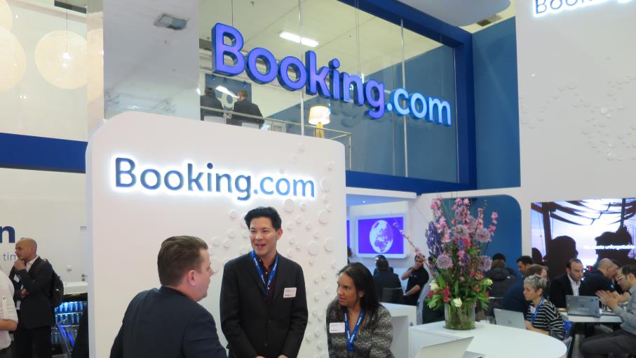 Booking accelera su AI e annuncia uno split azionario 25:1