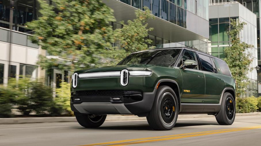 Azioni Rivian in focus: Uber investe 1,25 mld nei robotaxi