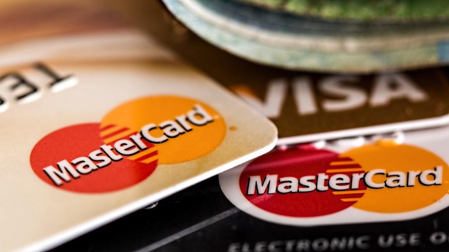 Mastercard, Visa e PayPal: stime utili giù con la forza del dollaro
