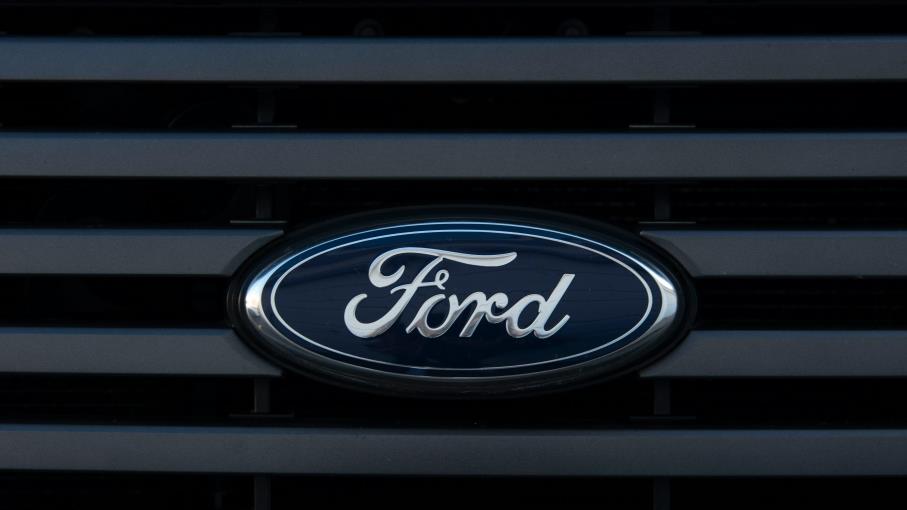 Ford cambia strategia su veicoli elettrici, quale impatto sul titolo?