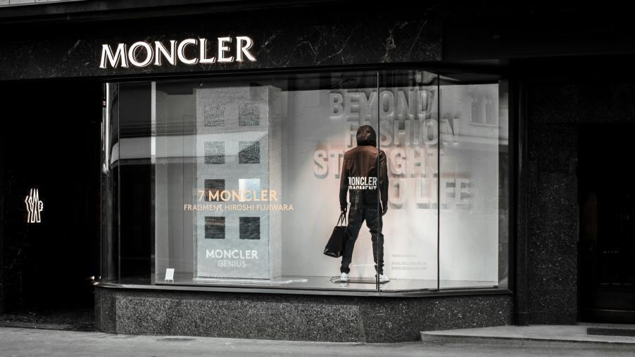 Azioni Moncler: i conti dei 9 mesi spingono titolo a nuovi minimi?