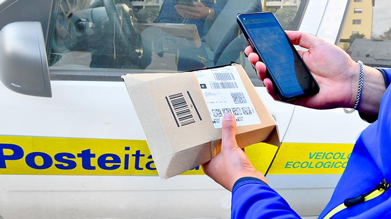 Poste Italiane lancia a sorpresa l'OPAS su TIM, ecco cosa sapere