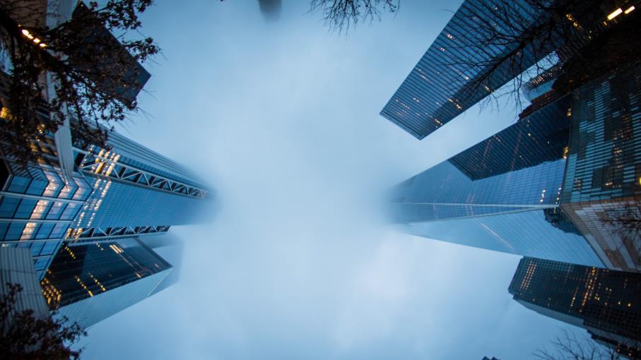 La tempesta perfetta è lontana, ma la nebbia è densa