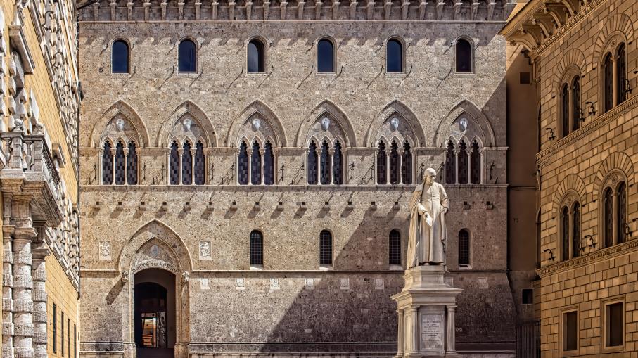 Banca MPS si riorganizza e valuta le offerte di acquisizione