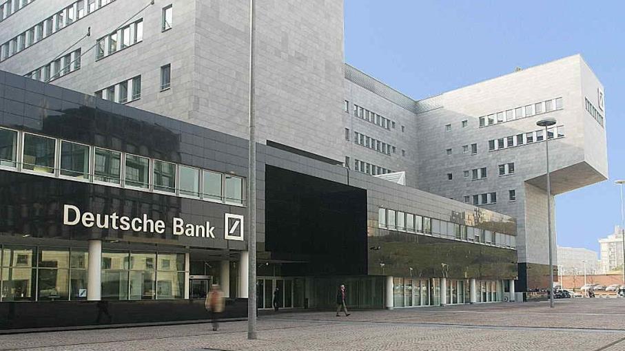 Deutsche Bank torna all'utile nel trimestre, nuovi top per l'azione?