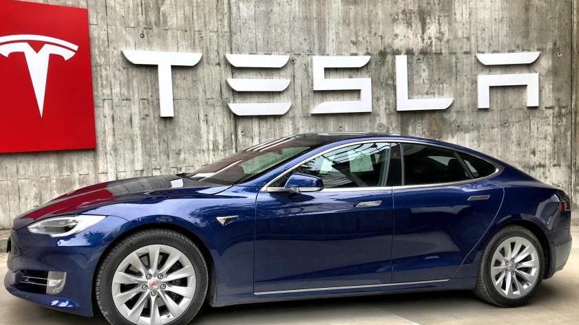 Azioni Tesla: nuove vendite in arrivo con taglio produzione in Cina?