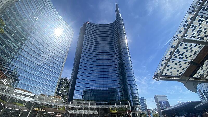 UniCredit: trimestrale da record e nuove acquisizioni