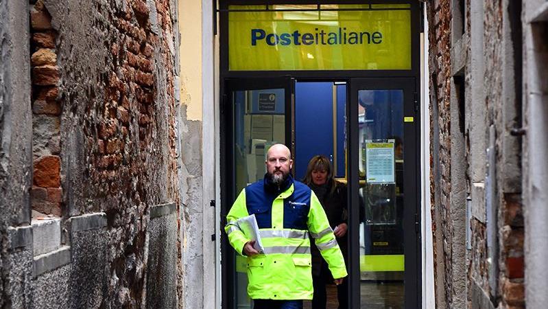 Azioni Poste Italiane: nuovi top in arrivo dopo accordo con Leonardo?