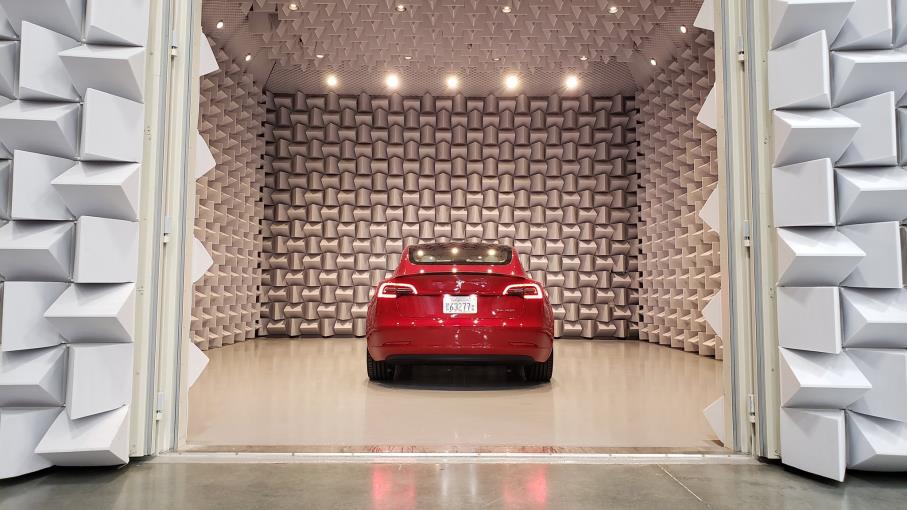 Tesla: difficoltà in Europa, crollano le immatricolazioni, cosa fare?