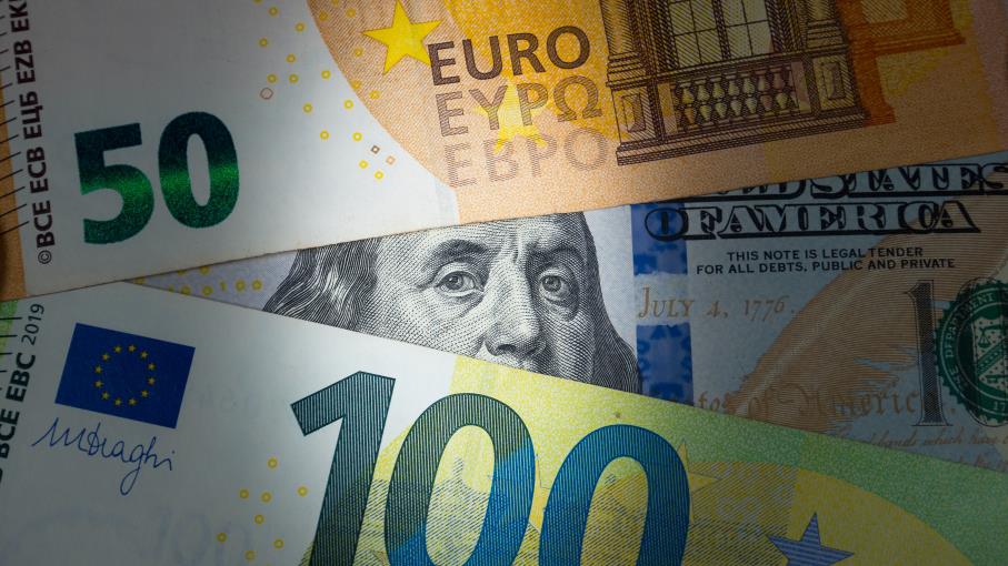 Il mercato affossa il dollaro, ma non tutto è perduto