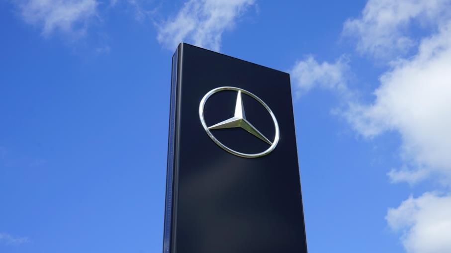 Mercedes-Benz: utili divisione auto crollano del 64%, cosa fare?