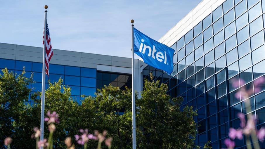 Mercato dei chip: Intel blocca Arm