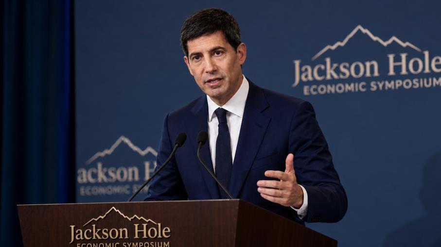 Warsh scuote i Treasury: la Fed torna a minacciare un rialzo
