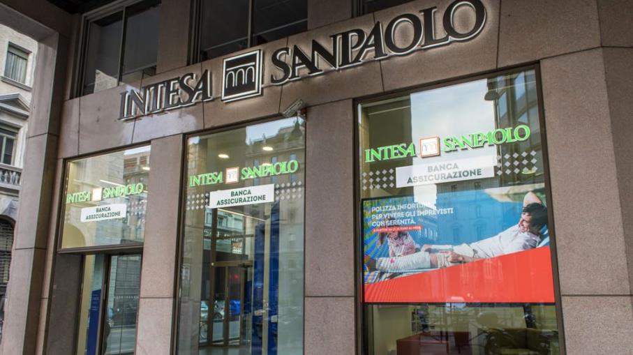 Piazza Affari: 4 ragioni per comprare le azioni Intesa Sanpaolo