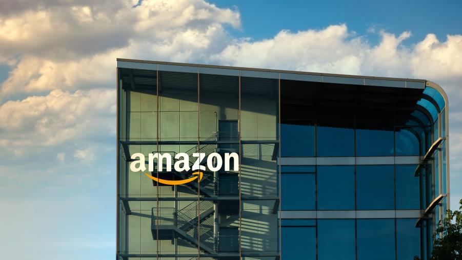 Amazon, risultati Q2 sotto esame: riflettori su AWS, AI e capex