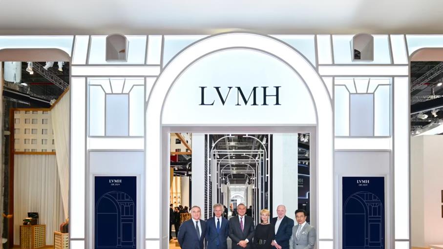 Azioni LVMH: prezzi dimezzati rispetto ai top, è ora di comprare?